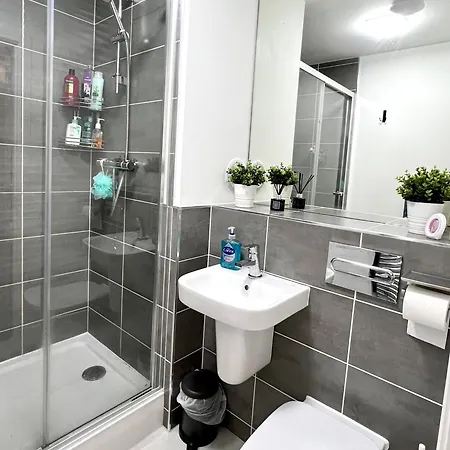 Private Bedroom - Modern Flat - West End Glasgow Exterior photo