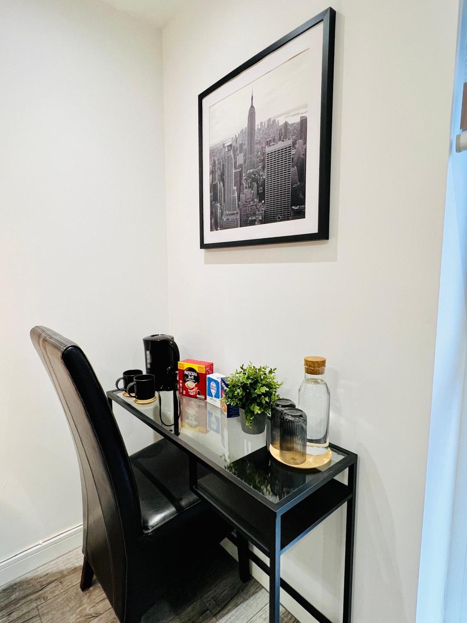 Homestay Private Bedroom - Modern Flat - West End Glasgow