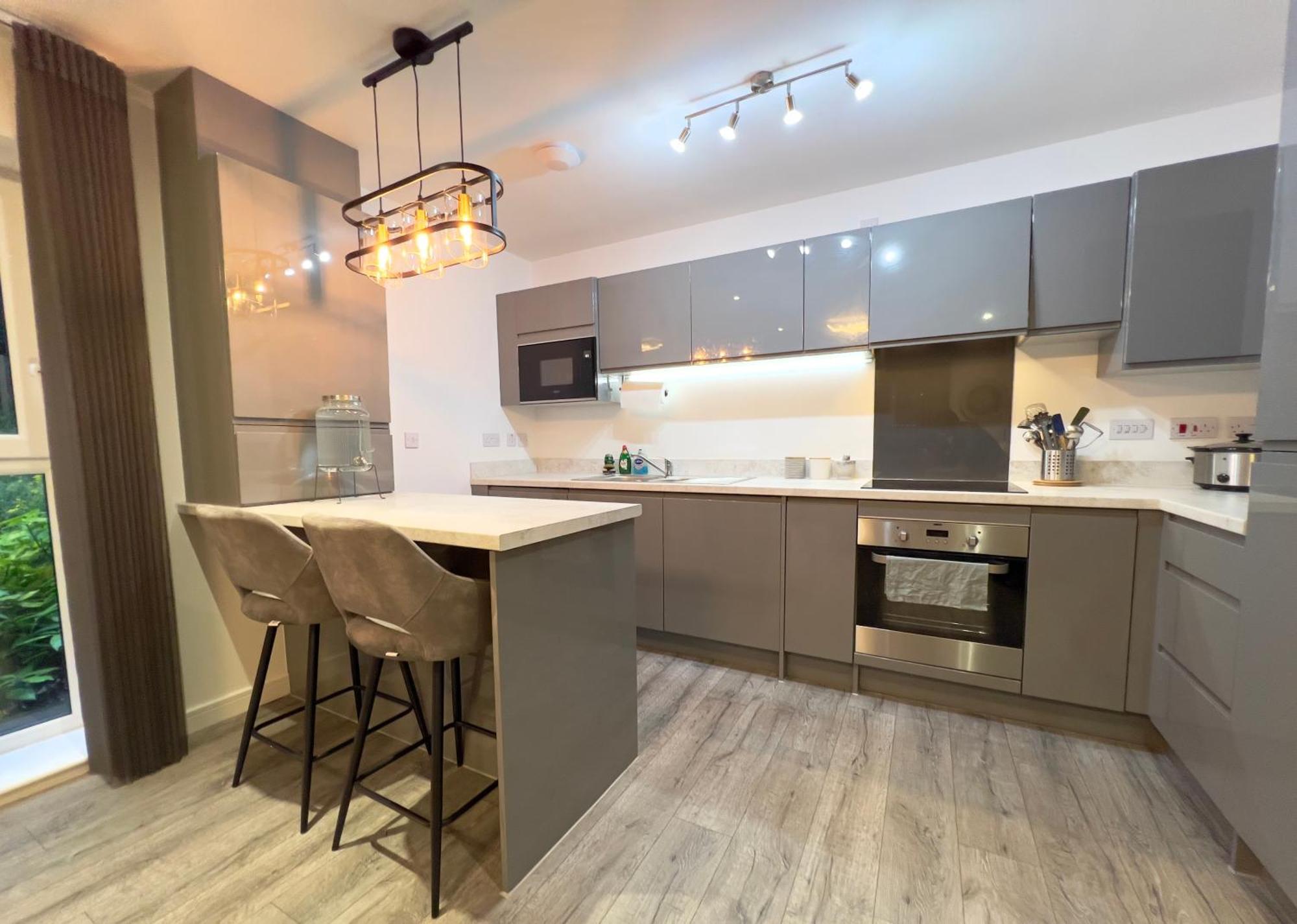 Private Bedroom - Modern Flat - West End * Glasgow